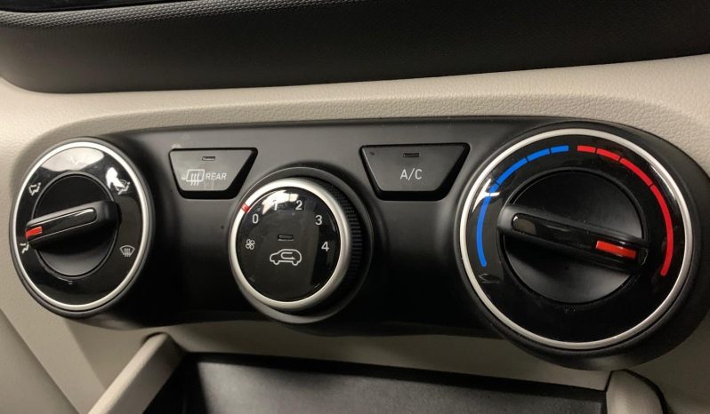 
								Hyundai Venue 1.0 Motion Dct full									