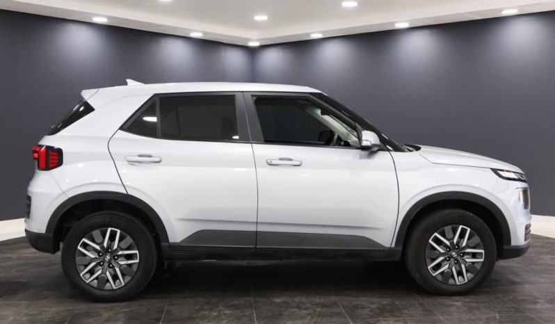 
								Hyundai Venue 1.0 Motion Dct full									
