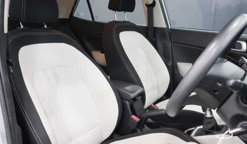 
								Hyundai Venue 1.0 Motion Dct full									