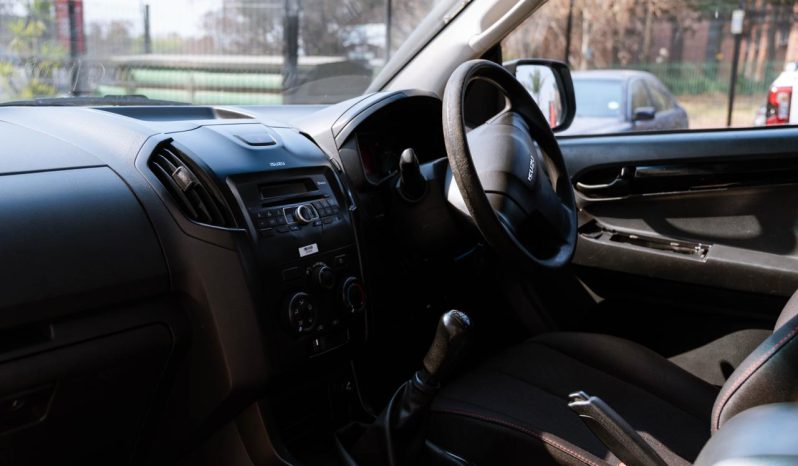 
								Isuzu D-Max 250 Double Cab Hi-Ride full									