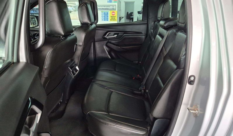 
								ISUZU D-MAX D-MAX 3.0 Ddi V-CROSS HR A/T D/C P/U full									