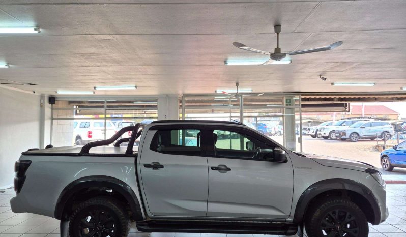 
								ISUZU D-MAX D-MAX 3.0 Ddi V-CROSS HR A/T D/C P/U full									