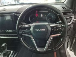 
										ISUZU D-MAX D-MAX 3.0 Ddi V-CROSS HR A/T D/C P/U full									