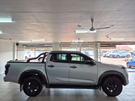 ISUZU D-MAX D-MAX 3.0 Ddi V-CROSS HR A/T D/C P/U