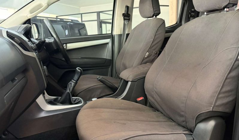 
								ISUZU KB 2004 – 2019 KB 300 D-TEQ LX 4X4 P/U D/C full									
