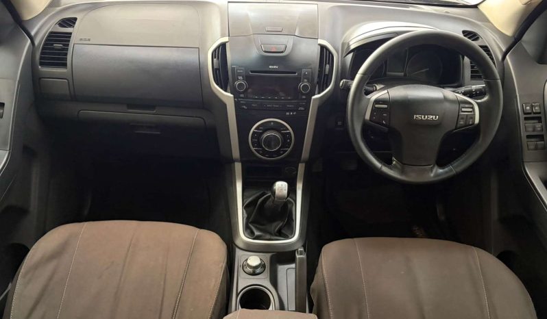 
								ISUZU KB 2004 – 2019 KB 300 D-TEQ LX 4X4 P/U D/C full									