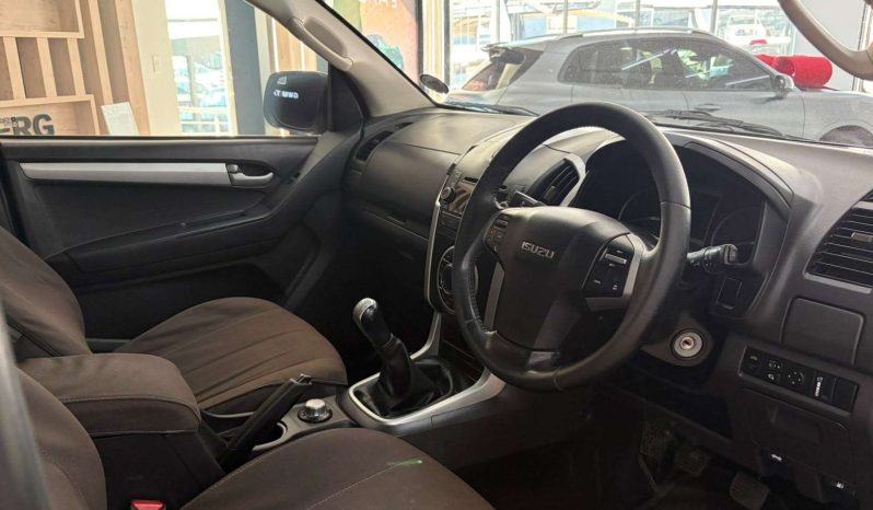 
								ISUZU KB 2004 – 2019 KB 300 D-TEQ LX 4X4 P/U D/C full									