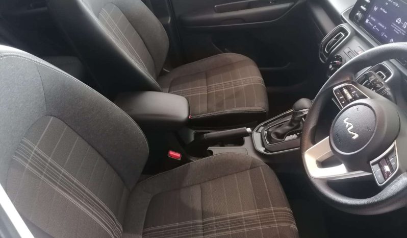 
								KIA Sonet SONET 1.5 LX CVT full									