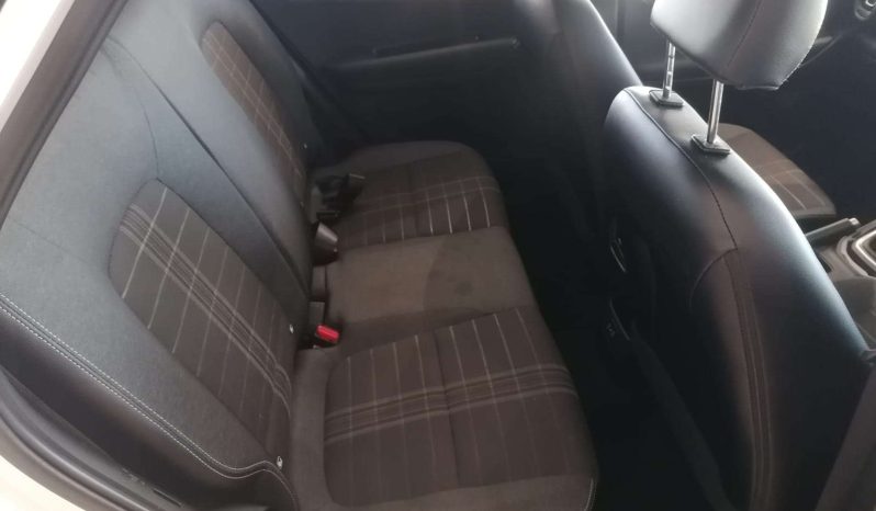 
								KIA Sonet SONET 1.5 LX CVT full									