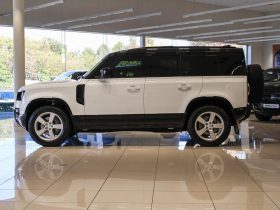 Land Rover Defender 110 3.0D D350 X-Dynamic Hse (257kW)