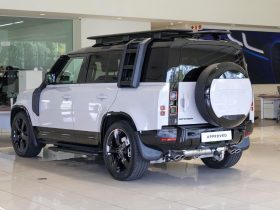 Land Rover Defender 110 5.0P P425 X-Dynamic Hse (313kW)