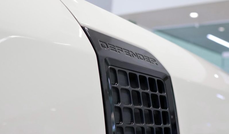 
								Land Rover Defender 110 D240 Hse (177kW) full									