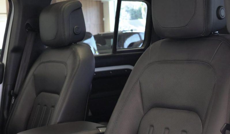 
								Land Rover Defender 110 D240 Hse (177kW) full									