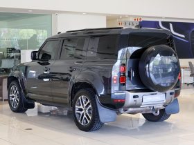 Land Rover Defender 110 D300 X-Dynamic Hse Awd (221kW)
