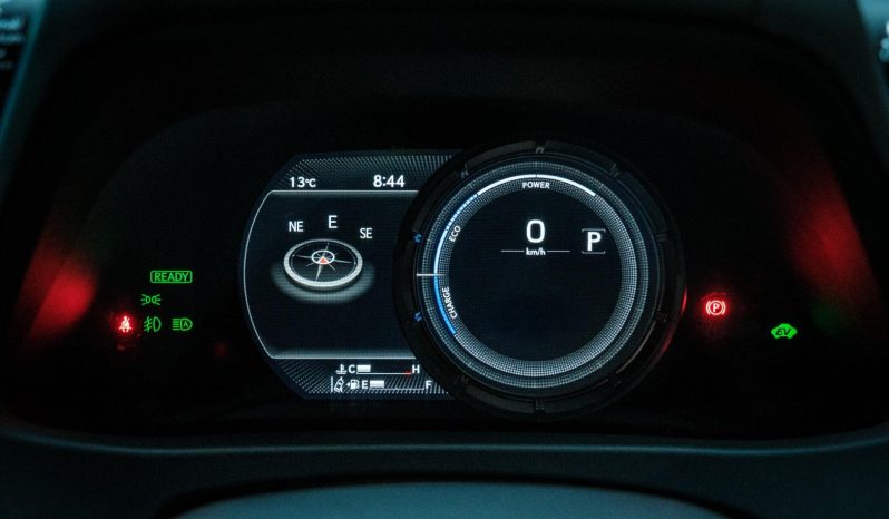 
								Lexus Ux 250H F-Sport Bi-Tone full									