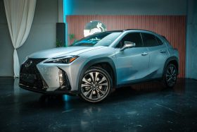 Lexus Ux 250H F-Sport Bi-Tone