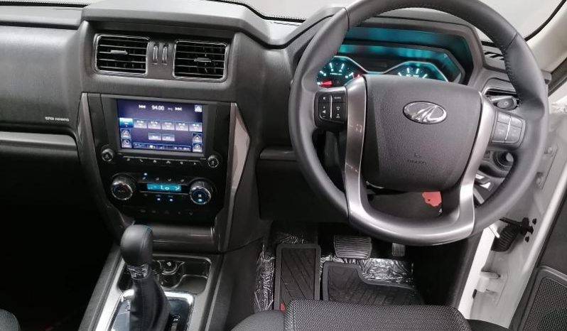 
								Mahindra Pik Up 2.2 Mhawk D Cab 4X2 S11 Karoo At full									