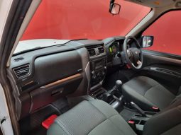 
										Mahindra Pik Up 2.2 Mhawk D Cab 4X2 S6 Karoo Edt full									