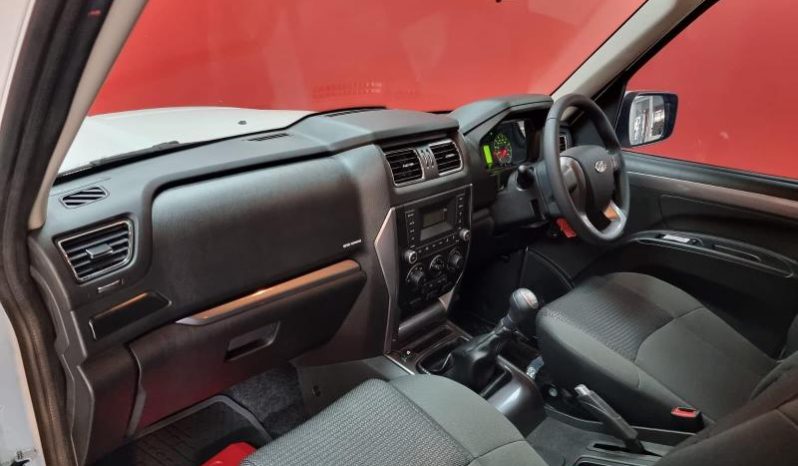 
								Mahindra Pik Up 2.2 Mhawk D Cab 4X2 S6 Karoo Edt full									