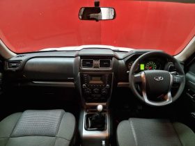 Mahindra Pik Up 2.2 Mhawk D Cab 4X2 S6 Karoo Edt