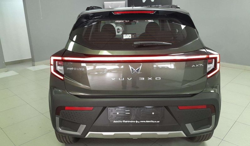 
								Mahindra XUV 3XO 1.2T AX7L AT full									