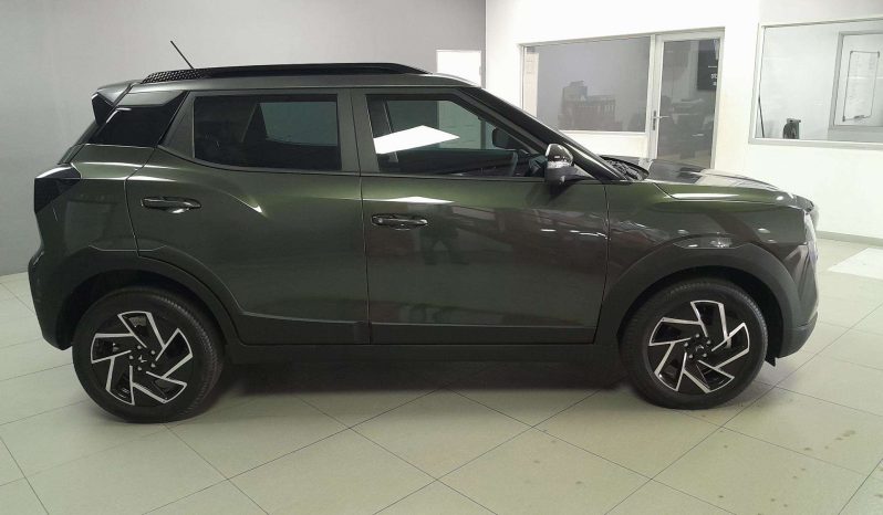 
								Mahindra XUV 3XO 1.2T AX7L AT full									