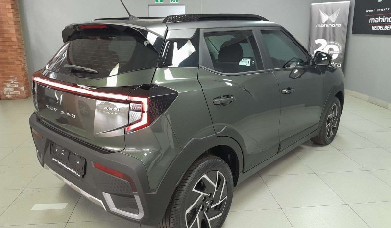 
								Mahindra XUV 3XO 1.2T AX7L AT full									