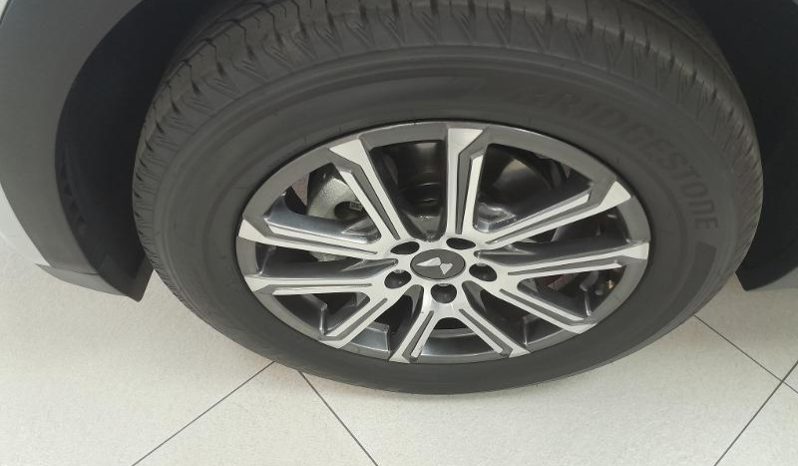 
								Mahindra Xuv 700 Ax7 full									