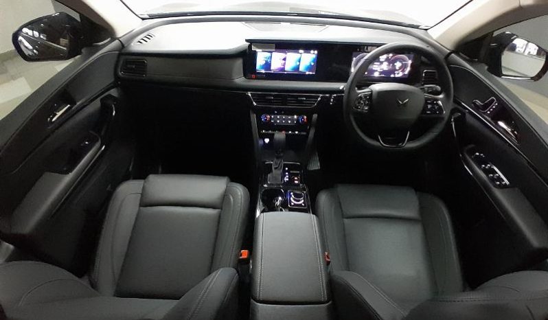 
								Mahindra Xuv 700 Ax7 full									