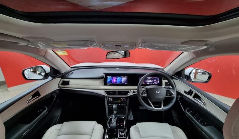 
								Mahindra Xuv 700 Ax7 L full									