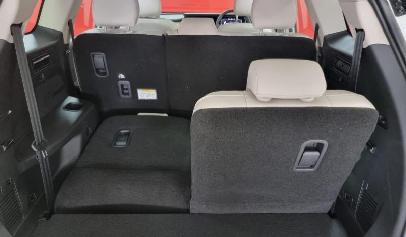 
								Mahindra Xuv 700 Ax7 L full									