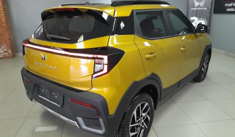 
								Mahindra Xuv3XO 1.2T Ax5 full									