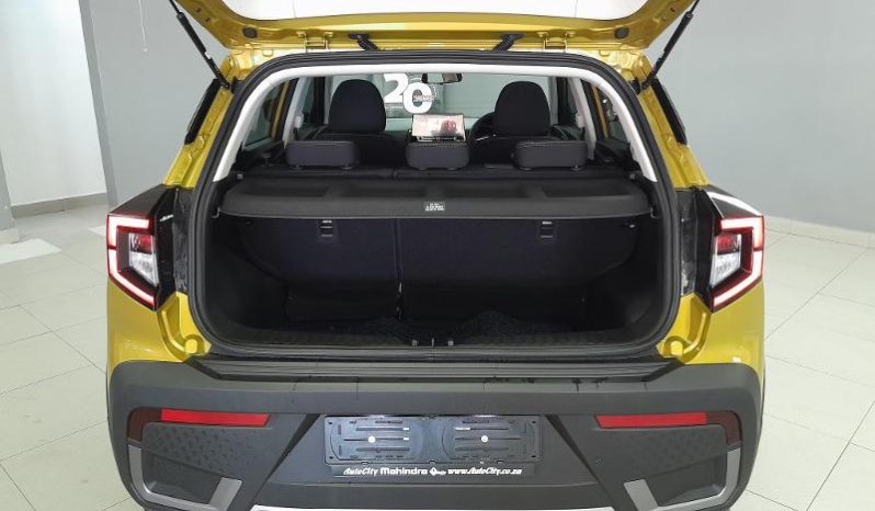 
								Mahindra Xuv3XO 1.2T Ax5 full									