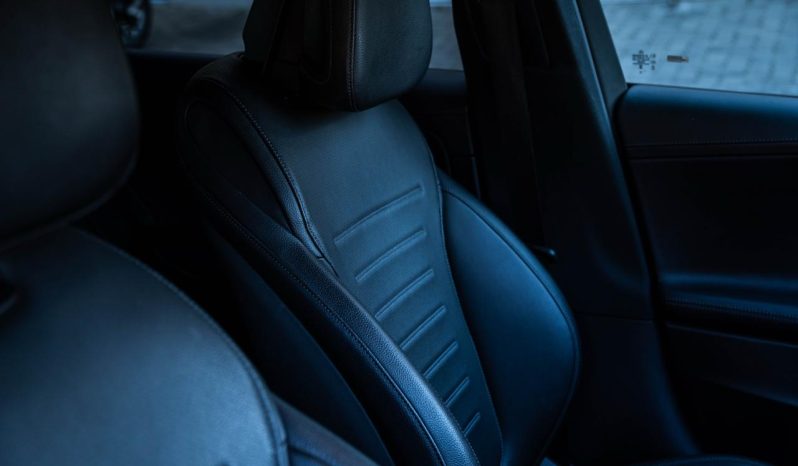 
								Mercedes-Benz C-Class C220d AMG Line full									