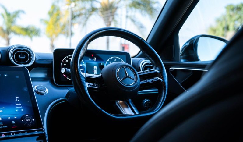 
								Mercedes-Benz C-Class C220d AMG Line full									