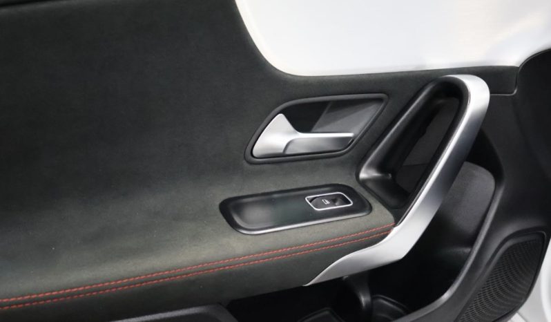 
								Mercedes Benz Cla 220d At full									