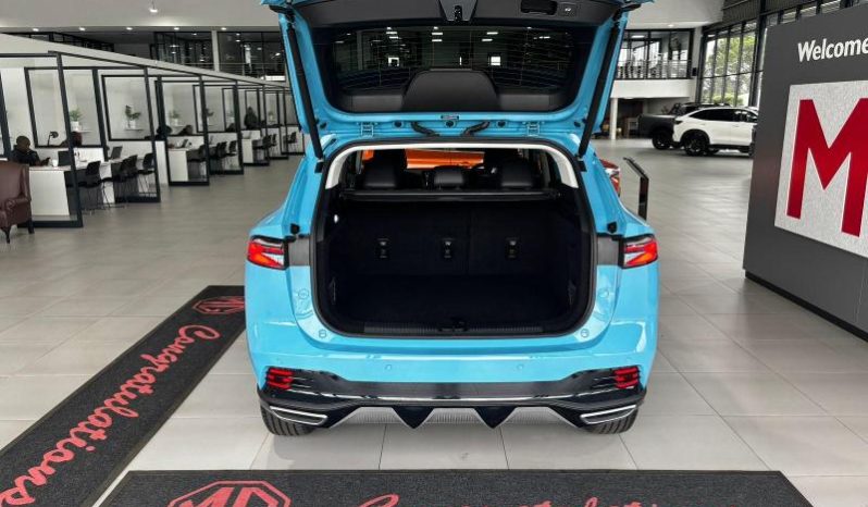 
								MG Hs 1.5T Luxury At full									