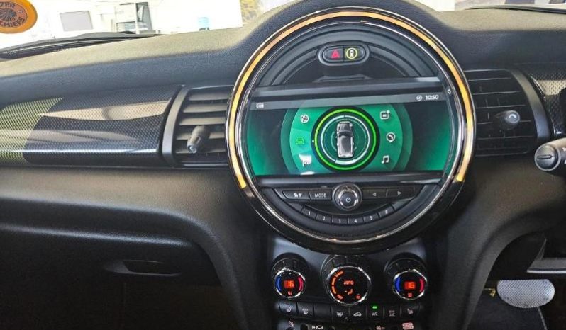 
								MINI Cooper Se 3-Door Hatch full									