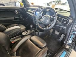 
										MINI Cooper Se 3-Door Hatch full									