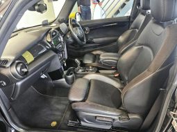 
										MINI Cooper Se 3-Door Hatch full									