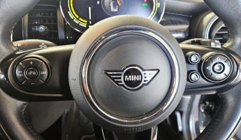
								MINI Cooper Se 3-Door Hatch full									
