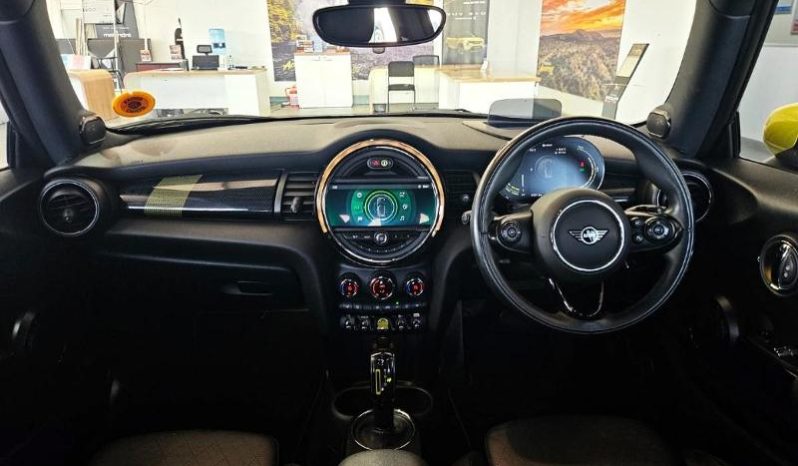 
								MINI Cooper Se 3-Door Hatch full									