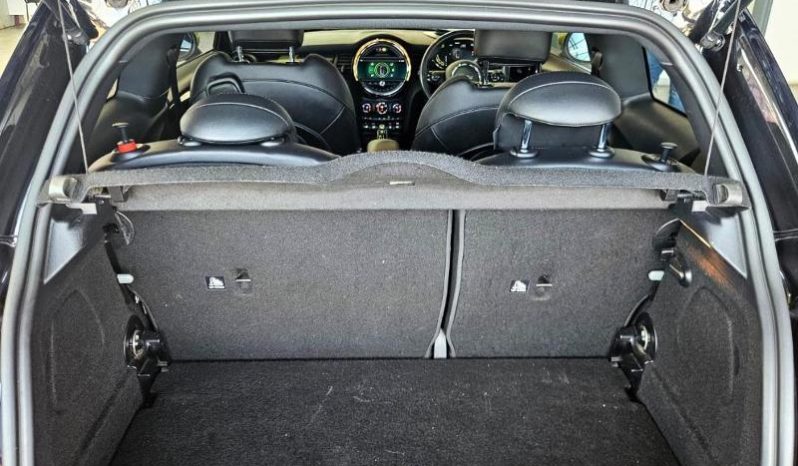 
								MINI Cooper Se 3-Door Hatch full									