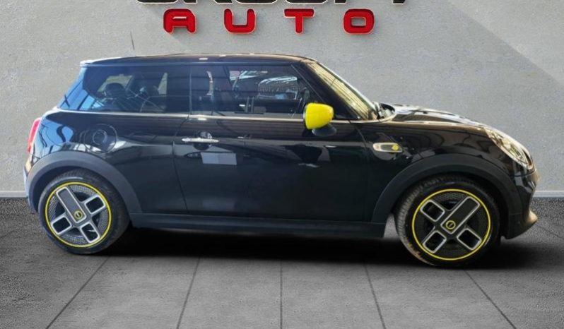 
								MINI Cooper Se 3-Door Hatch full									