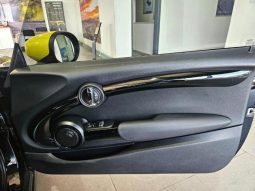 
										MINI Cooper Se 3-Door Hatch full									