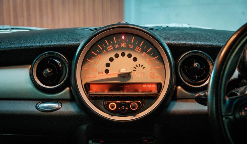 
								MINI Hatch Cooper full									