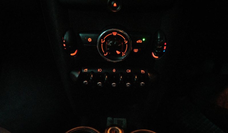 
								MINI Hatch Cooper full									