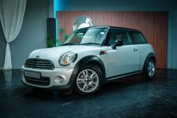 
										MINI Hatch Cooper full									