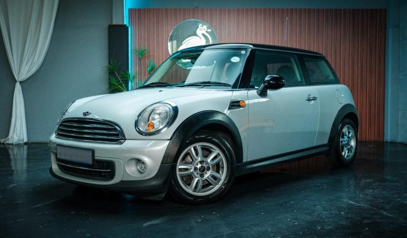 
								MINI Hatch Cooper full									
