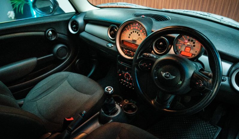 
								MINI Hatch Cooper full									